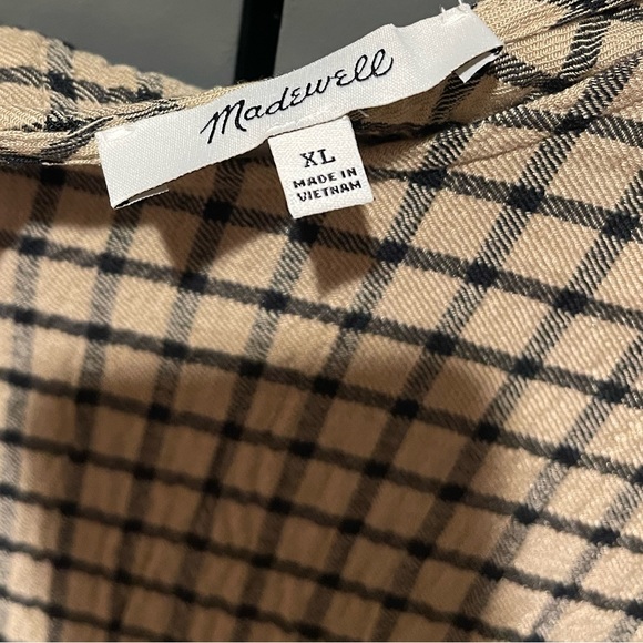 Madewell Button-Back Peplum Top in Mini Windowpane - Picture 4 of 9